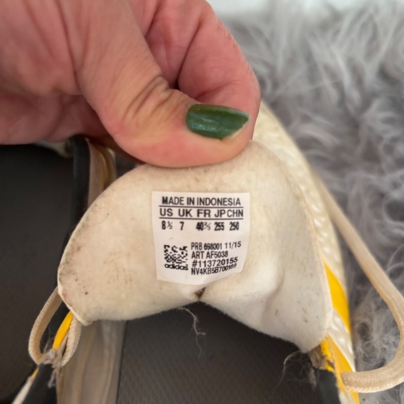 Soccer shoes adidas - Picture 4 of 4